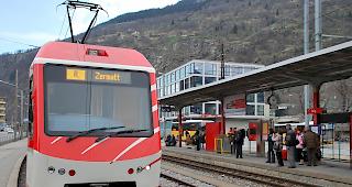 Wegen eines Steinschlags musste die MGBahn am Freitagabend den Betrieb zwischen Visp und St. Niklaus einstellen.