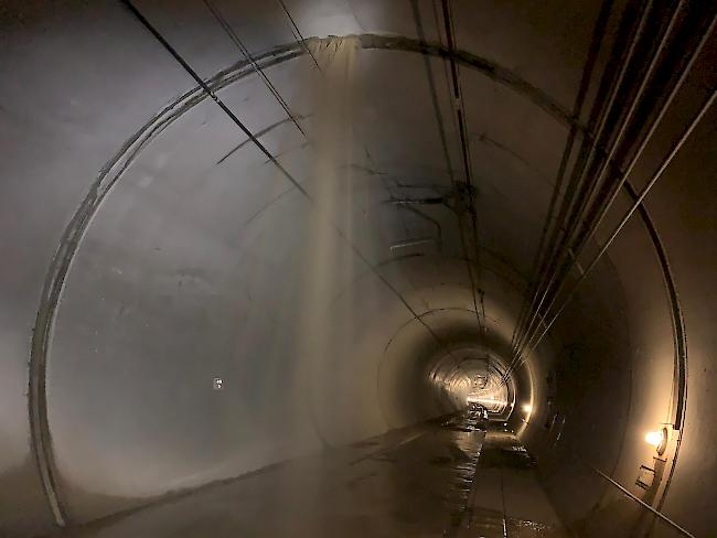 Bilder aus dem Lötschberg-Basistunnel.