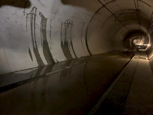 Bilder aus dem Lötschberg-Basistunnel.