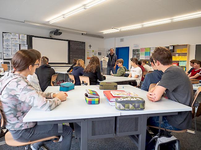 Die Schülerinnen und Schüler der Orientierungsschule Gampel haben sich in den letzten Wochen intensiv mit der Berufswahl auseinandergesetzt.