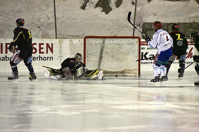 Beim Match EHC Saastal-Université Neuenburg kommt es zur Verschiebung des Spielorts. Die Teams treffen um 20 Uhr in Brig und nicht in Saas-Grund aufeinander.