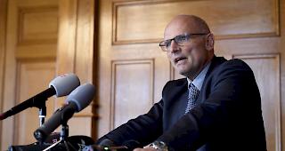 Alfred Heer, Nationalrat SVP-ZH und Pr&auml;sident Gesch&auml;ftspruefungsdelegation GPDel spricht w&auml;hrend einer Medienkonferenz am Donnerstag, 13. Februar.