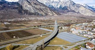 Ein Sanierungsprojekt soll die Befahrbarkeit des Viadukts bei Riddes f&uuml;r den Schwerverkehr wiederherstellen.