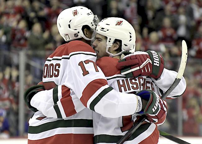 Der Natischer Nico Hischier und seine New Jersey Devils siegen gegen die Columbus Blue Jackets nach Penaltyschiessen. (Archivbild)