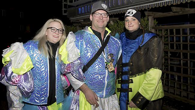 Jasmine Groen (23) und Patrick Amherd (40), Termen, Michaela Gottsponer (36), Naters. 