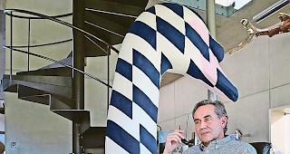 Lobt den Kanton. Pascal Seiler in seinem Atelier in Gampel.