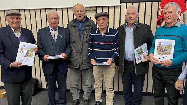 An der GV der Walliser Veteranen in Grône wurden sieben Schützen als Ehrenveteranen geehrt.