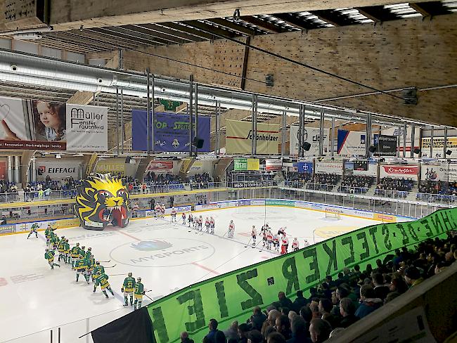 Der EHC Visp am Freitagabend beim zweiten Playoff-Viertelfinalspiel in Weinfelden.