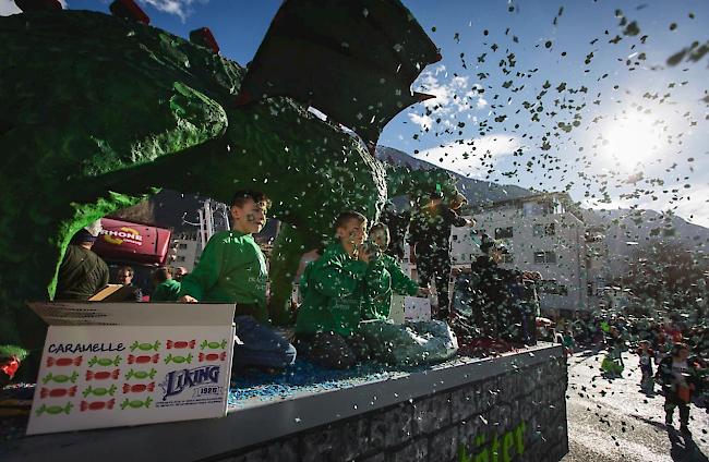 Impressionen vom Oberwalliser Fasnachtsumzug in Glis.