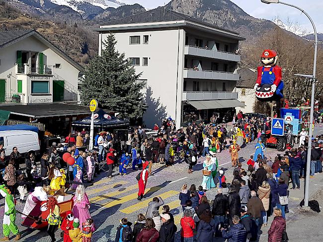 Oberwalliser Fasnachtsumzug in Glis.