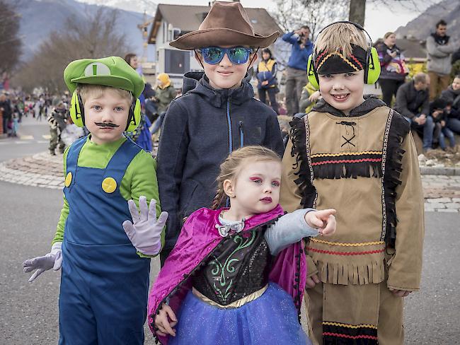 Elias Jentsch (7), Gianluca Sarbach (10), Lukas (8) und Lena (3) Jentsch, Termen. 