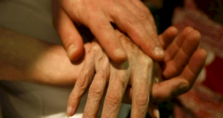 12'000 Personen haben sich im letzten Jahr neu dem Schweizer Sterbehilfe-Verein Exit angeschlossen.(Symbolbild)