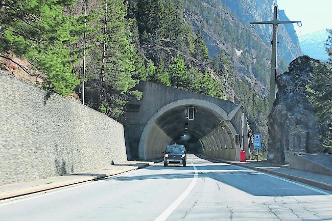 Der Mittaltunnel weist einige Sicherheitsmängel auf, wie eine Analyse des Bundes zeigt. Darum soll der Tunnel schnellstmöglich saniert werden.