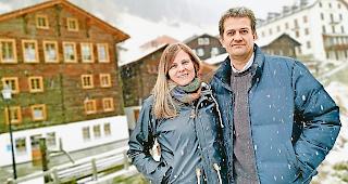 Startklar. Die &Ouml;sterreicher Elena und Franz Macherhammer projektieren in Binn eine lokale Berg-Bierbrauerei.Foto mengis media