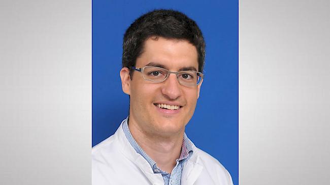 Beförderungen und Ernennungen im SpitalzeSamuel Schmid wurde auf den 1. Januar zum Leitenden Arzt in der Klinik Orthopädie, Bereich Wirbelsäulenchirurgie im Spitalzentrum Oberwallis, befördert.