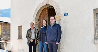 Engagiert. Ernst Witschard, Pr&auml;sident der Baukommission, Viola Anthamatten, Pr&auml;sidentin des  Kirchenrats, und Pfarrer Daniel Noti (von links): Engagiert f&uuml;r die Bruder-Klaus-Kapelle.Fotos mengis media