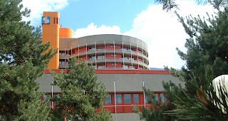 Die beiden infizierten Personen befinden sich in Isolierzimmern im Spital von Sitten.