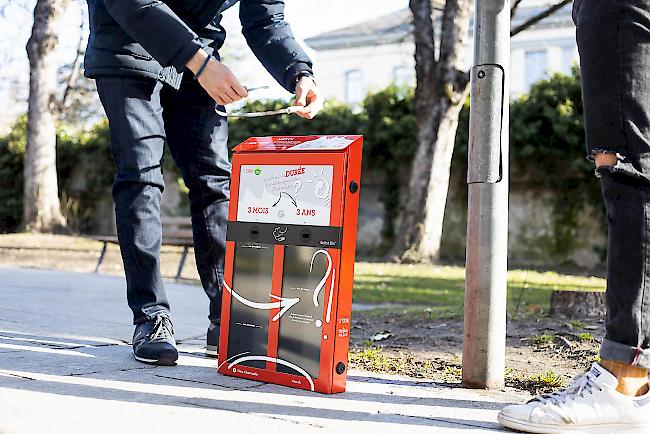 Neue Aschenbecher in Sitten.