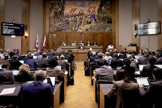 Der Ständerat heisst die Verfassungsänderungen im Kanton Wallis gut. Unter anderem geht es um die konstituierende Session des Grossen Rats.