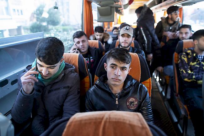 Türkei kündigt an, noch viel mehr Flüchtlinge und Migranten nach Europa ziehen zu lassen.