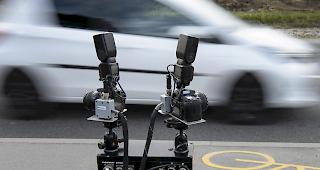 Der Polizist, der das Radarger&auml;t bediente, verbreitete dieses hohe Messergebnis sofort &uuml;ber Funk. Eine Patrouille ging dann in der Folge am Wohnort des Halters vorbei.