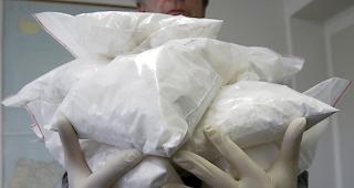 Zwei Kilogramm wurden in einer Schmugglerhose gefunden, weitere zwei Kilogramm unter einem doppelten Boden eines Koffers. (Archiv)