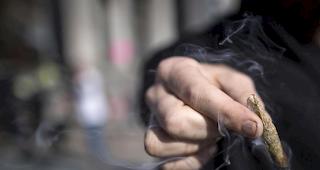 Ein Kilogramm behielt er zum Eigenkonsum zur&uuml;ck, den Rest brachte er im Oberwallis bei Marihuna-Konsumenten in Umlauf. (Symbolbild)