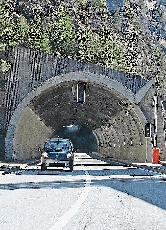 Im Mittaltunnel wird gearbeitet.