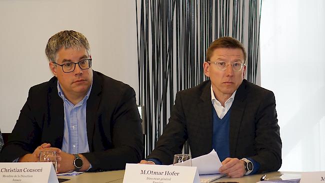 Übernahme. Christian Consoni, MItglied Fenaco-Geschäftsleitung und Provinsdirektor Otmar Hofer (rechts) informieren die Medien.