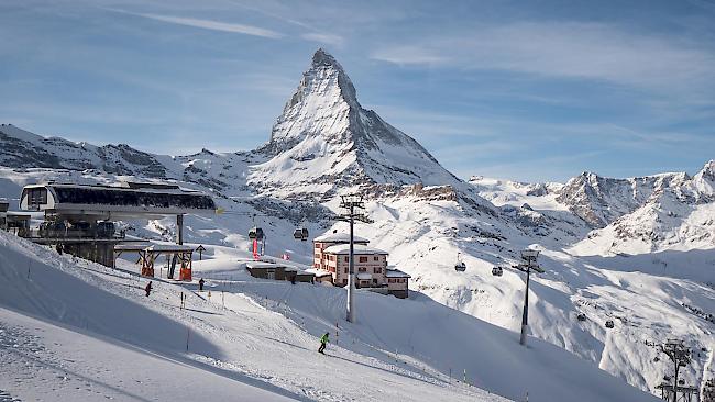 Die Massnahmen zur Eindämmung des Coronavirus treffen die Walliser Skigebiete hart. Sie müssen den Betrieb ab sofort einstellen.