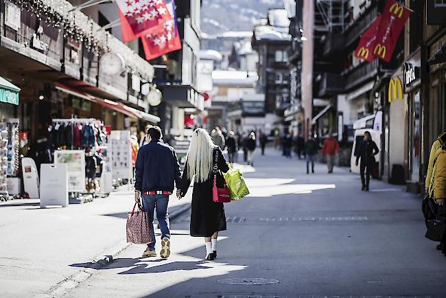 Zermatt. Die Schweizer Hotellerie hat einen Bombenstart ins neue Jahr hingelegt. Sie fuhr in den ersten zwei Monaten das zweitbeste Ergebnis seit knapp drei Jahrzehnten ein. Das war das letzte Glanzlicht vor einer rabenschwarzen Zeit, die mit der Coronavirus-Krise begonnen hat.