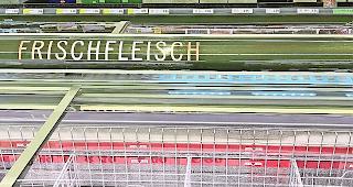 WB-Leserfotos zeigen. Derzeit kann es vorkommen, dass die Kunden vor leeren (K&uuml;hl-)Regalen stehen.Foto zvg