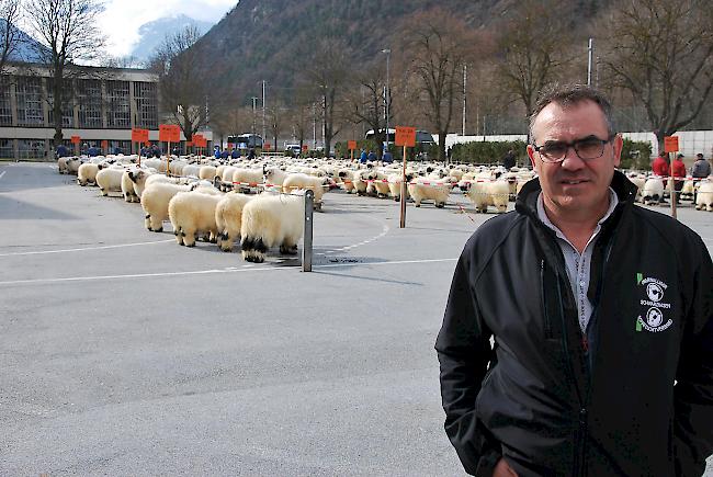 Präsident Daniel Steiner bedauert, dass kein Publikum anwesend sein darf, ist aber froh, immerhin die Punktierung durchführen zu können.