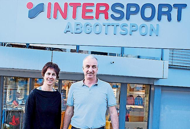 «Es geht weiter». Nicole und Klaus Abgottspon, Sportfachhändler in Visp. 