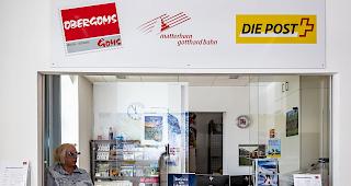 Eingeschr&auml;nkt. Reckingen ist eine von vier Oberwalliser Postfilialen, die infolge der Coronavirus-Situation ihre &Ouml;ffnungszeiten verk&uuml;rzt haben.