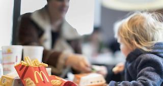 Unia: Die verkauften Produkte w&uuml;rden im Durchschnitt von f&uuml;nf bis sechs Personen ber&uuml;hrt, bevor sie an die Kunden &uuml;bergeben werden.