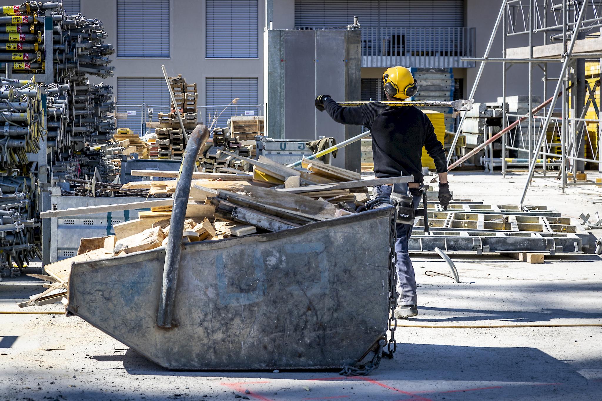 Unia fordert umgehende Schliessung der Baustellen | 1815.ch