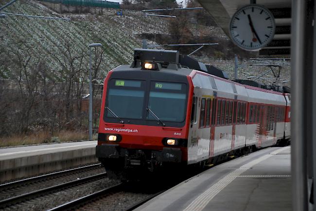 Auch wenn ein Grundangebot garantiert ist, bittet RegionAlps die Reisenden, vor jeder Fahrt systematisch den Online-Fahrplan zu konsultieren.