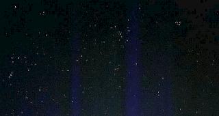 Im Auftrag von Zermatt beleuchtet der Lichtk&uuml;nstler Gerry Hofstetter ab Dienstag t&auml;glich zwischen Sonnenuntergang und 23.00 Uhr das Matterhorn &ndash; als Zeichen der Hoffnung und der Solidarit&auml;t.