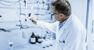 Der Arzneimittelhersteller Siegfried unterst&uuml;tzt den Gesundheitssektor mit Desinfektionsmitteln. Demn&auml;chst geschieht dies auch vom Standort Evionnaz aus.