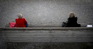 Die Kantonspolizei &uuml;berwacht auch die neuen Abstandsregeln. Bei Missachtung wird geb&uuml;sst.