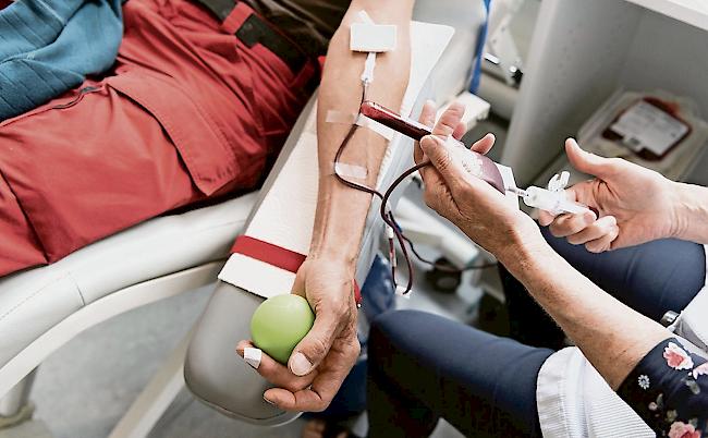 Immer notwendig. Die Blutspende ist auch deshalb so wichtig, weil einige Blutbestandteile nicht ewig gelagert werden können.