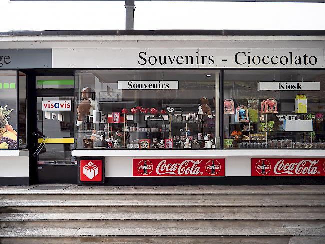 Kein Licht im Schaufenster. 