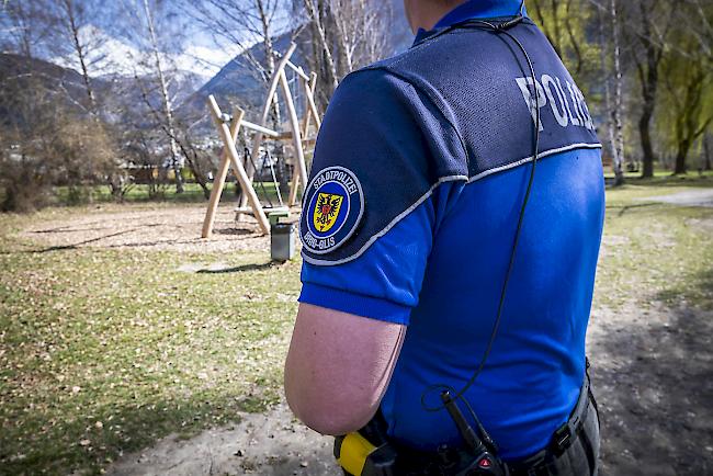Kanton verlangt von Gemeinden, Begegnungsorte zu schliessen, zu verbieten und polizeilich überwachen zu lassen.