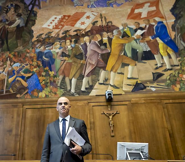 Alain Berset im Walliser Parlament in Sitten: Es müsse auch beachtet werden, dass in der Schweiz die Zahl der Infizierten nach wie vor steige.