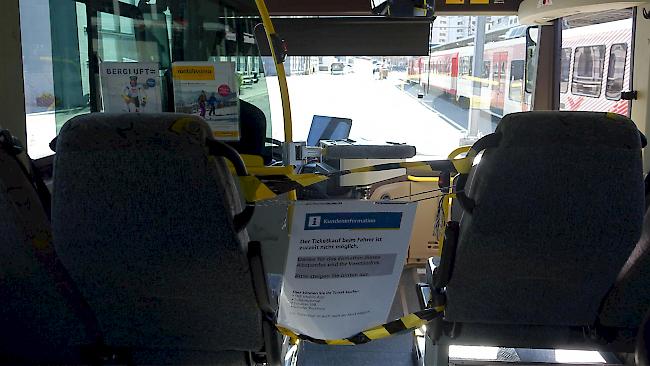 Zum Schutze der Fahrgäste und der Mitarbeiter wurden Massnahmen in den Postautos ergriffen.