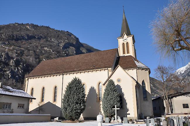 <b>Kurzfristig offen.</b> Die Pfarrkirche von Gampel durfte am Karfreitag
für einen kurzen Moment der Besinnung besucht werden.