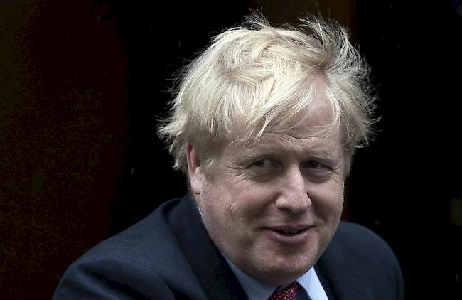 Der britische Premierminister Boris Johnson ist am Sonntag aus dem Krankenhaus entlassen worden. Er werde auf Anraten der Ärzte aber nicht sofort wieder mit seiner Arbeit beginnen, teilte ein Regierungssprecher in London mit.